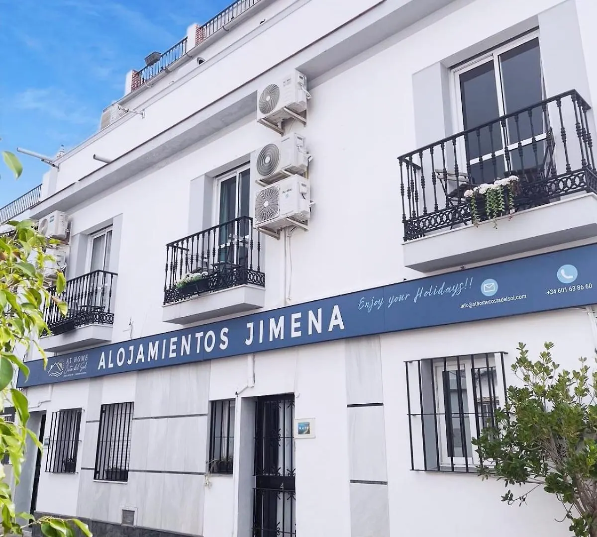 Estudio Jimena Burriana En El Centro De Nerja 0*,